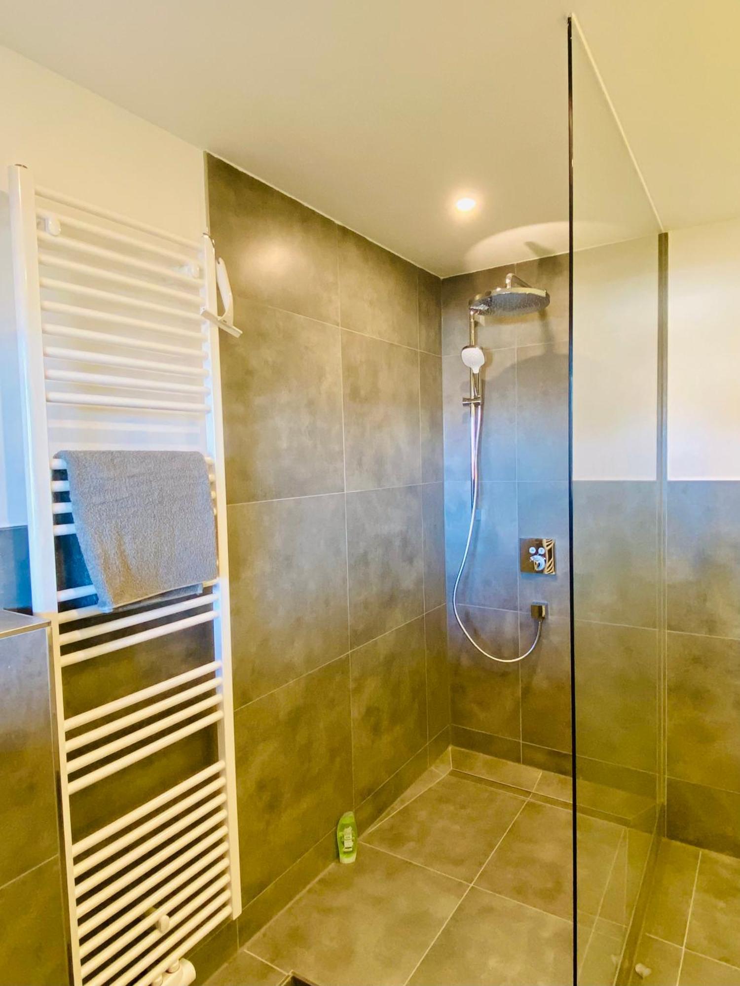Traumhafte 115 Qm Ferienwohnung Am Steinhuder Meer, Ruhig, Komfortabel, Loggia, Parkplatz, Wifi วุนสตอร์ฟ ภายนอก รูปภาพ